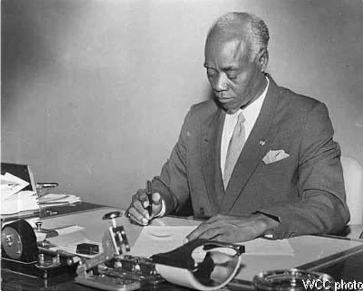 akanu ibiam 1